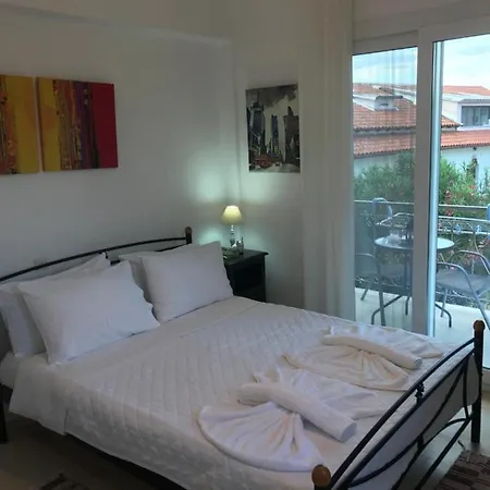 Roda Crossroad Small One Apartmán Roda (Corfu)